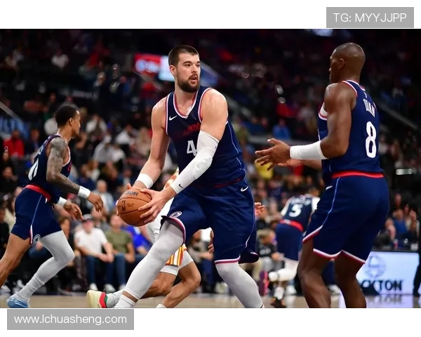 快船拒绝多队询问小卡交易请求祖巴茨离队后引发关注